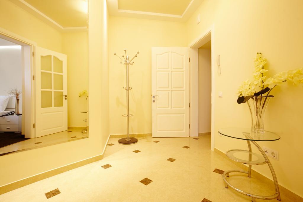 Ultra Central Park Apartments Kischinau Exterior foto